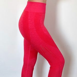 PINK yoga leggings